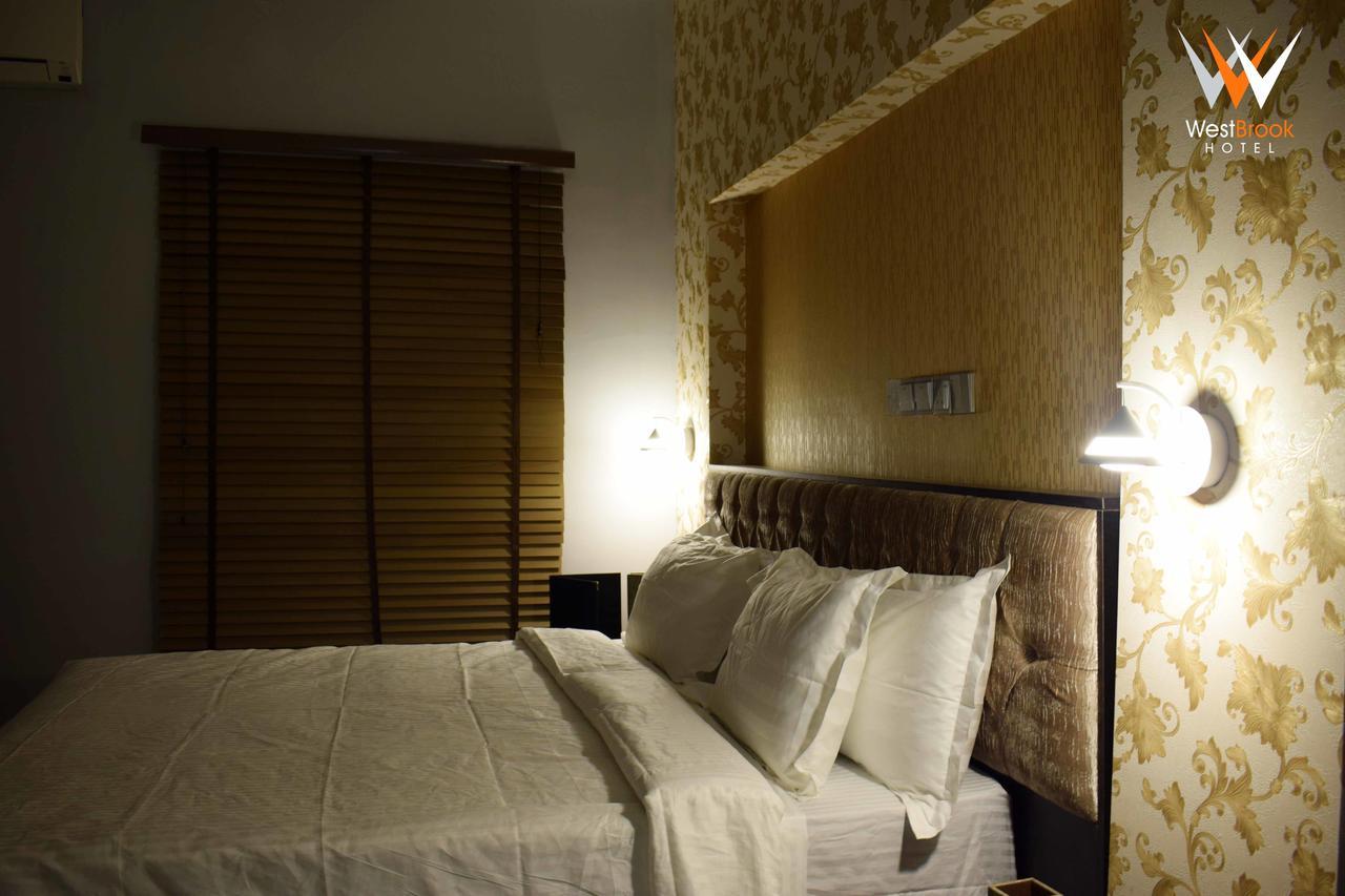 Westbrook Hotel Owerri 외부 사진